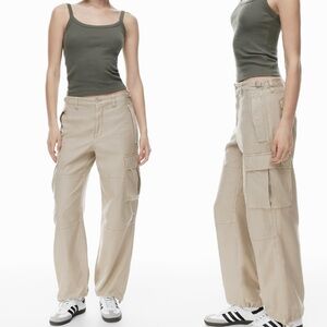 Aritzia TNA Supply Cargo Pants Ivory Cream Size 2 Pockets